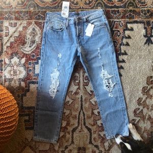 Levi’s 501 mid rise, cropped tapered jean size 27